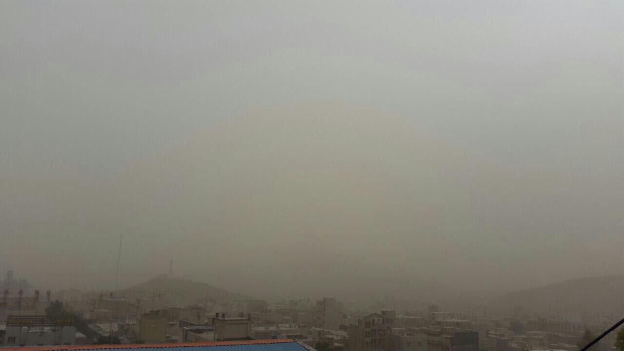 گرد و غبار آبدانان، 12 برابر حد مجاز + تصاویر