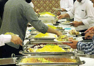 افطاری به صرف «چیکن فینگر» و «بیف استروگانف»