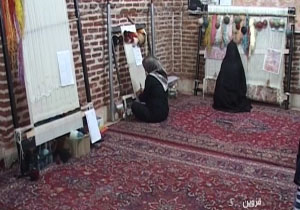 گره در گره تار و پود فرش‌ها در حمامی تاریخی + فیلم