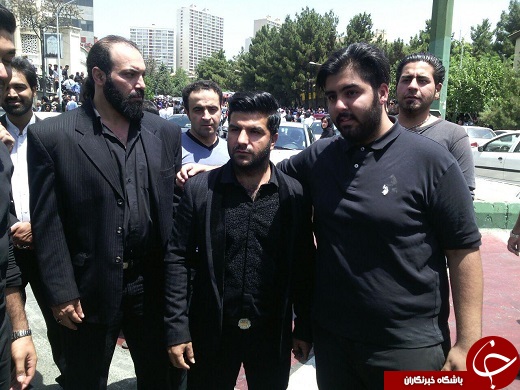 مجیدخراط&zwnj;ها با بادیگارد به مراسم ختم حبیب رفت + تصاویر