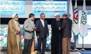 طبق روال هرساله آیین تجلیل از خادمان قرآن کریم به تعویق افتاد
