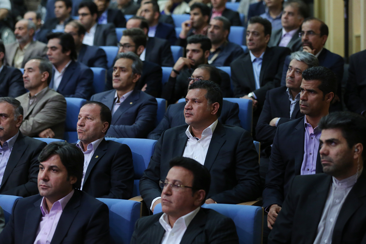کسانی که ادعا می&zwnj;کردند ایران نباید آب سنگین داشته باشد، امروز از ایران آب سنگین می&zwnj;خرند