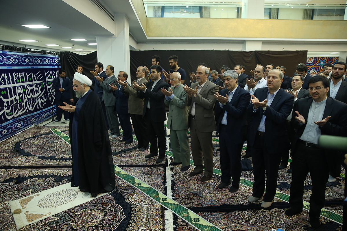 کسانی که ادعا می&zwnj;کردند ایران نباید آب سنگین داشته باشد، امروز از ایران آب سنگین می&zwnj;خرند