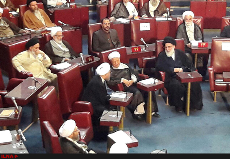 از خودکار و عینک قرضی تا غیب شدن احمدی نژاد و خنده های آیت الله