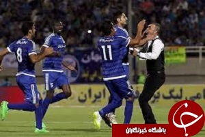 پیوستنم به سپاهان را تکذیب می کنم/ در استقلال می مانم
