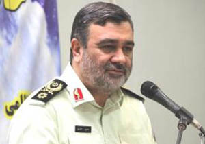فرمانده نیروی انتظامی: مبارزه با ورود کالای قاچاق از اولویت ها است