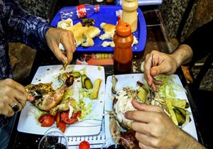 رژیم غذایی پرچرب و کم فیبر منجر به سرطان روده می شود