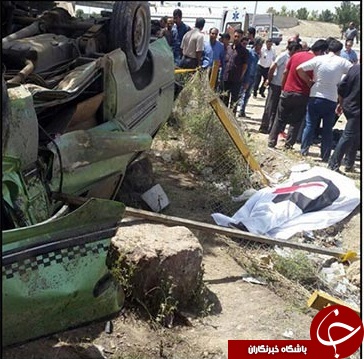 واژگونی خودروی ون در اتوبان تهران-قم/ 3 زن و یک مرد کشته شدند