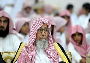 مفتی سعودی: عکس انداختن با گربه ها حرام است!