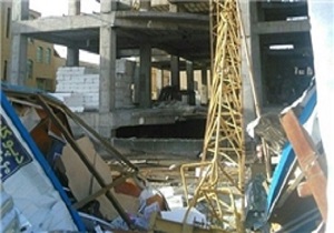 سقوط تاور بر روی کانکس در کارگاه احداث ساختمان شهرداری