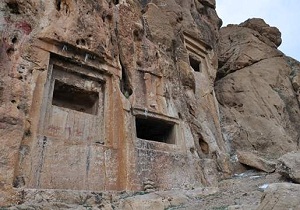 گور دخمه ی صحنه از نادرترین گوردخمه های دو طبقه در دوران مادها
