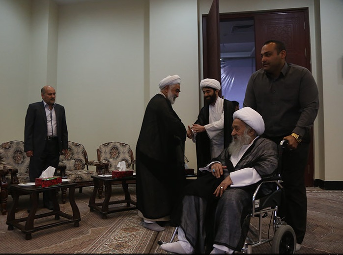 در غیاب حسن خمینی چه کسی به استقبال خبرگان رفت ؟