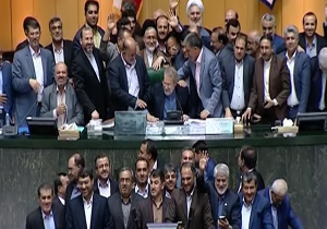 اولین روز کاری مجلس دهم + فیلم