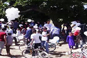 حرکت نمادین فعالان مدنی افغانستان در مخالفت با تبعیض و نفاق افگنی