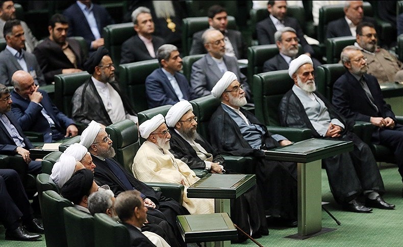 میهمانان افتتاحیه مجلس دهم صحن پارلمان را ترک کردند میهمانان افتتاحیه مجلس دهم صحن پارلمان را ترک کردند