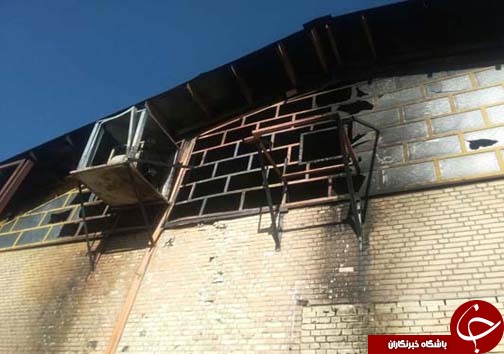 مصدوم شدن دو نفر در آتش سوزی یک کارخانه + تصاویر
