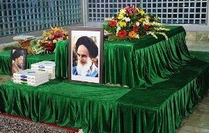 20 هزار زائر عاشق در مسیر مرقد مطهر امام (ره)