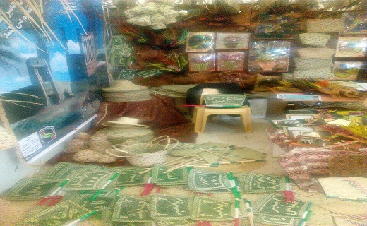 برپایی غرفه صنایع حصیری بافق در نمایشگاه بین المللی صنایع دستی کشور