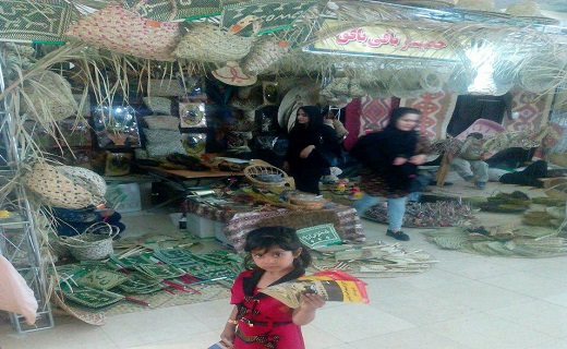 برپایی غرفه صنایع حصیری بافق در نمایشگاه بین المللی صنایع دستی کشور