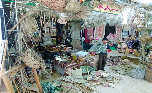 برپایی غرفه صنایع حصیری بافق در نمایشگاه بین المللی صنایع دستی کشور