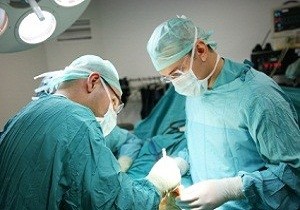 ان بی سی نیوز: افزایش چشمگیر جراحی زیبایی بینی و شکم در میان زنان و مردان ایرانی