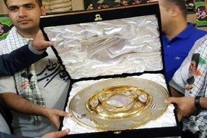 رونمایی و حمل جام جدید در کارون+فیلم