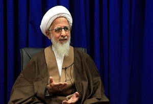 حوزه های علمیه حافظ و پشتیبان انقلاب هستند