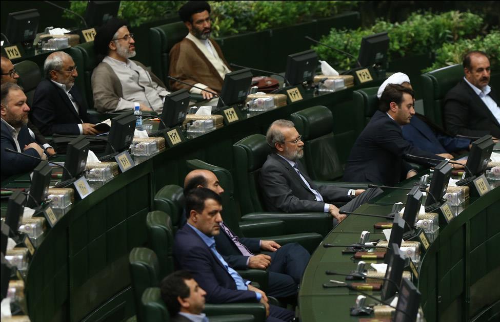 از تسبیحِ &laquo;فیلسوف&raquo; تا بوسه &laquo;عارف&raquo; / وقتی چهار راه نُواب باز می&zwnj;شود