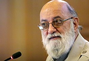صرفه جویی در مصرف آب باید مورد تاکید همگان قرار گیرد/ شهروندان ایرانی از کم آبی رنج می برند