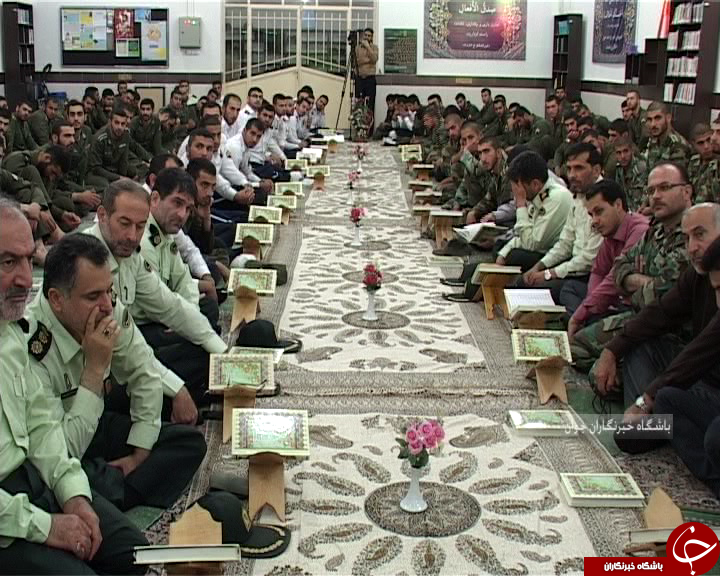 برگزاری محفل انس با قرآن کریم در حسینیه شهدای نیروی انتظامی شهرستان رشت