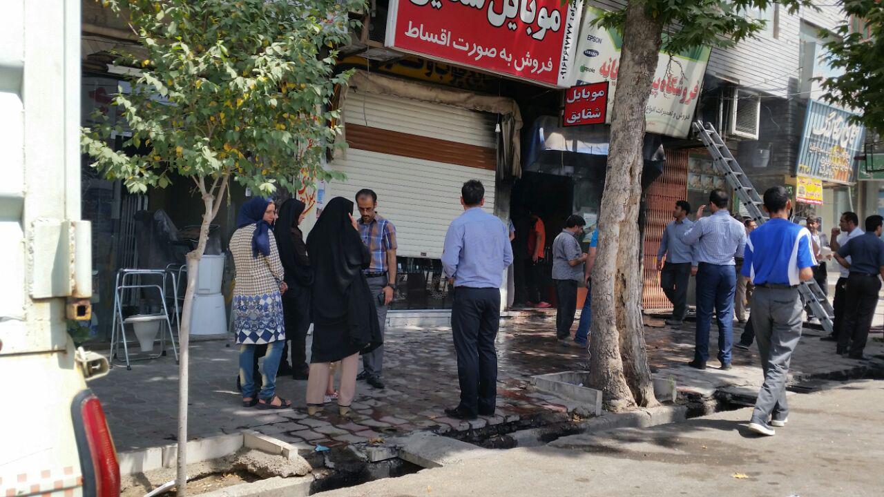 آتش سوزی درمغازه تجهیزات رایانه ای در خرم آباد+ تصاویر
