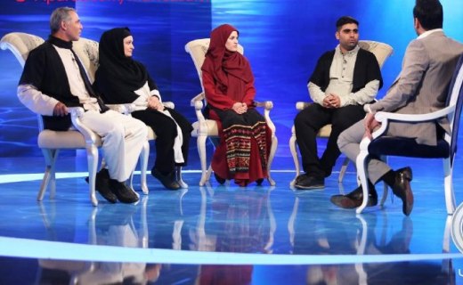 مزایده خیریه پیراهن بارسلونا با امضای &laquo;مسی&raquo; در &laquo;ماه عسل&raquo;/ سایه محبت پدرانه بر سر بچه های بدسرپرست + فیلم و تصاویر