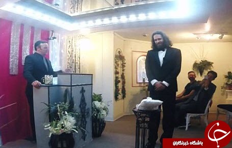 مرد جوان با گوشی همراهش ازدواج کرد+تصاویر
