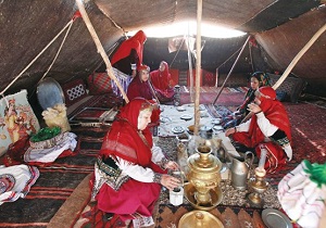 روشن شدن چادرهای عشایر با انرژی خورشیدی
