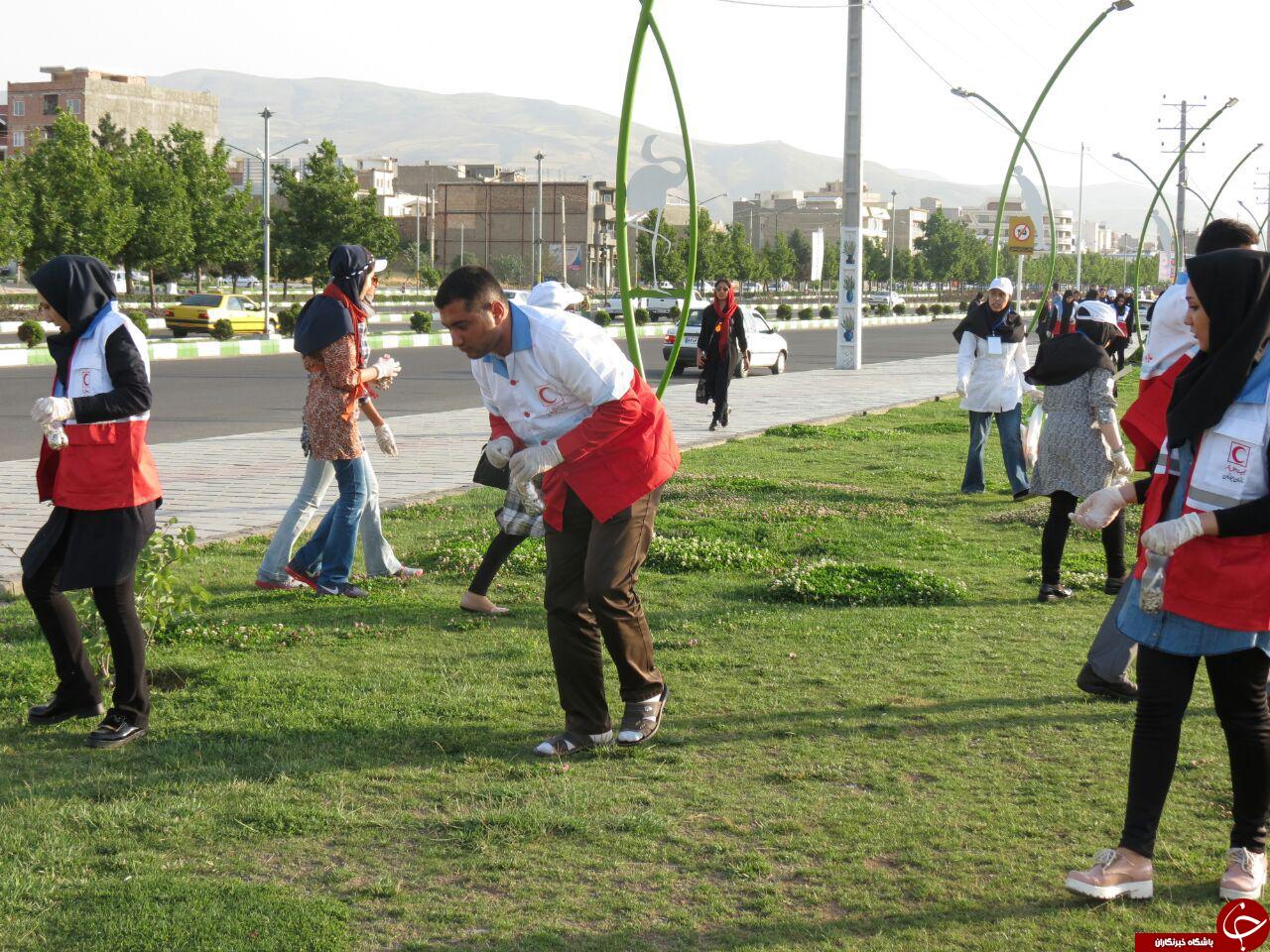 جمع آوری ته سیگار به یاری جوانان هلال احمر
