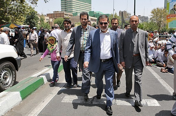 شمخانی به جمع راهپیمایان روز قدس پیوست