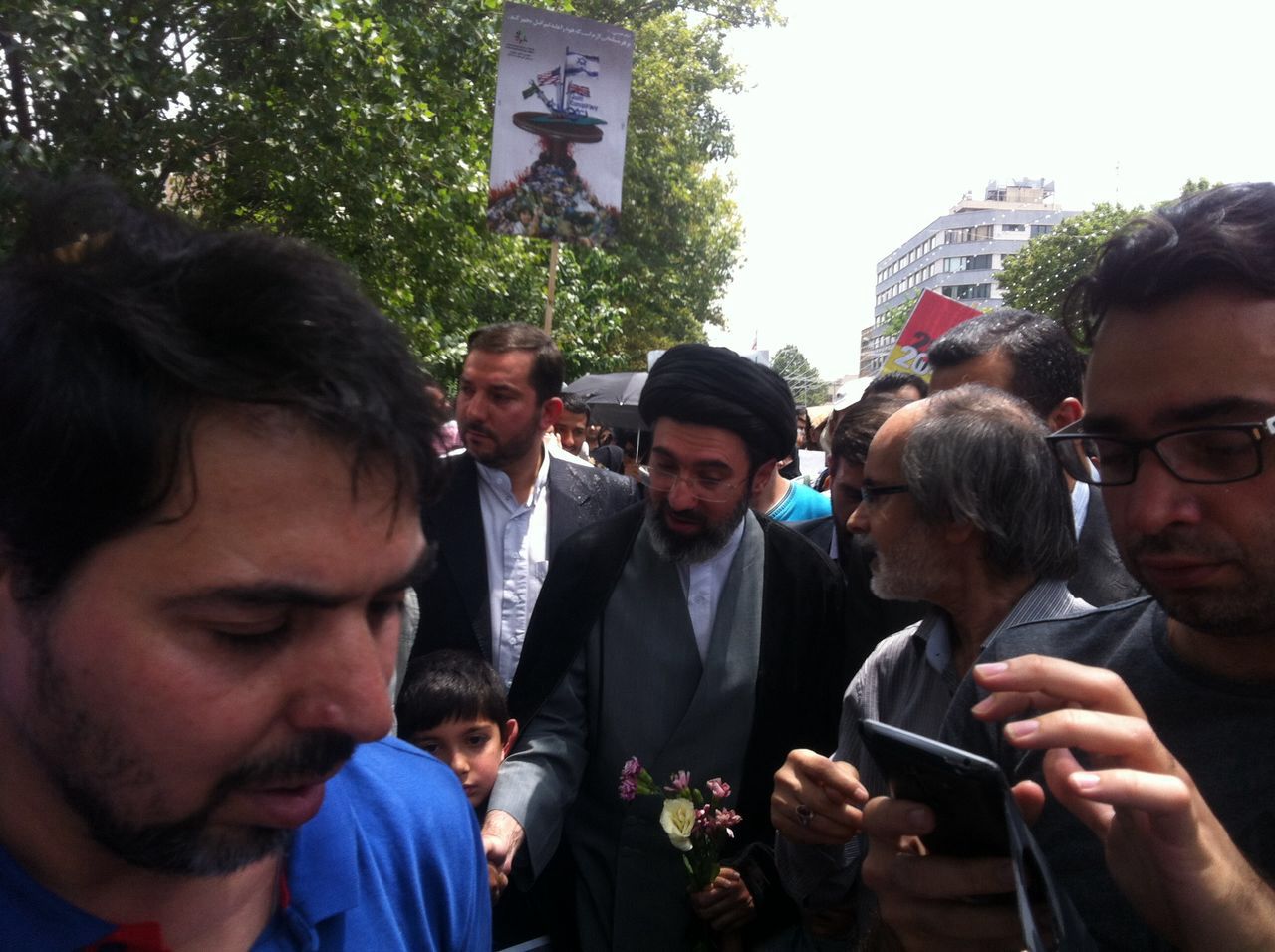 فرزند مقام معظم رهبری به جمع راهپیماییان روز قدس پیوست