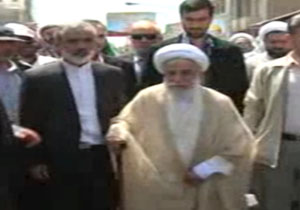 حضور آیت‌الله جنتی در راهپیمایی روز قدس + فیلم