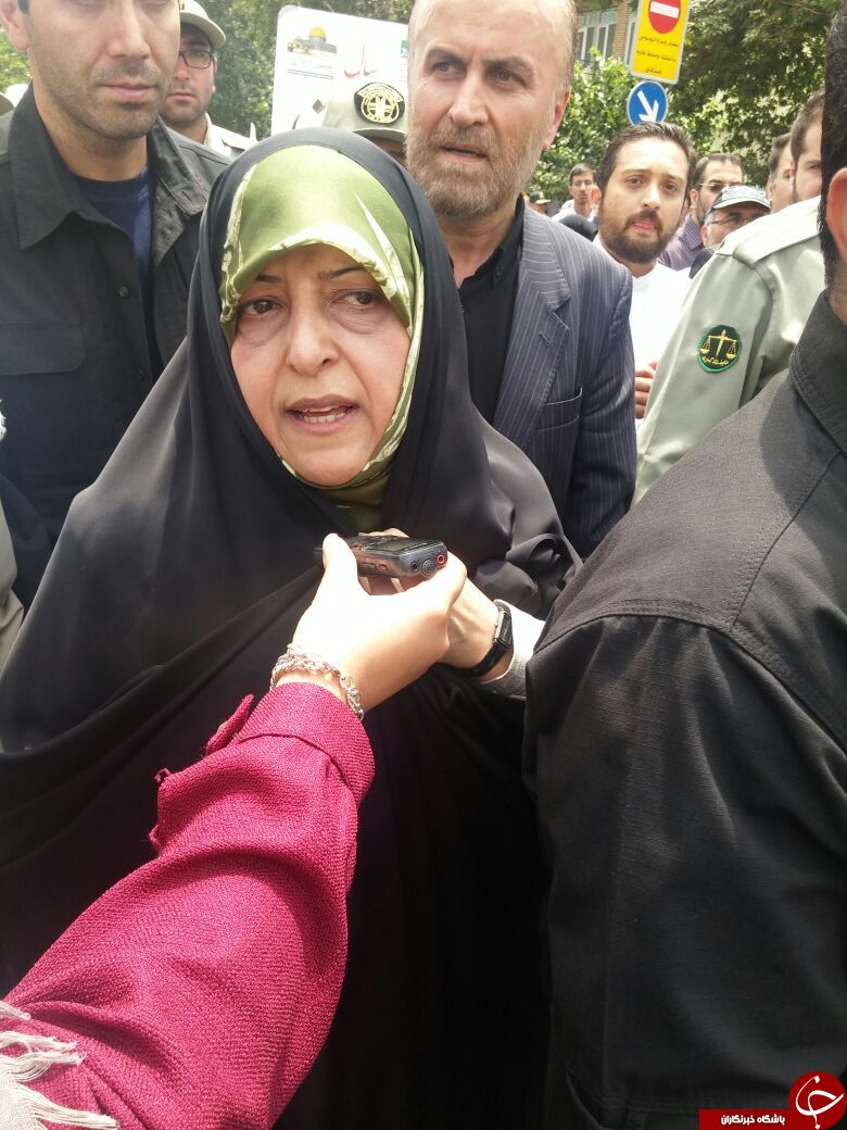 کدام یک از چهرهای سیاسی در راهپیمایی روز قدس حضور داشتند؟/ از حضور فرزند رهبر انقلاب تا حاشیه&zwnj;سازی احمدی&zwnj;نژاد+ تصویر