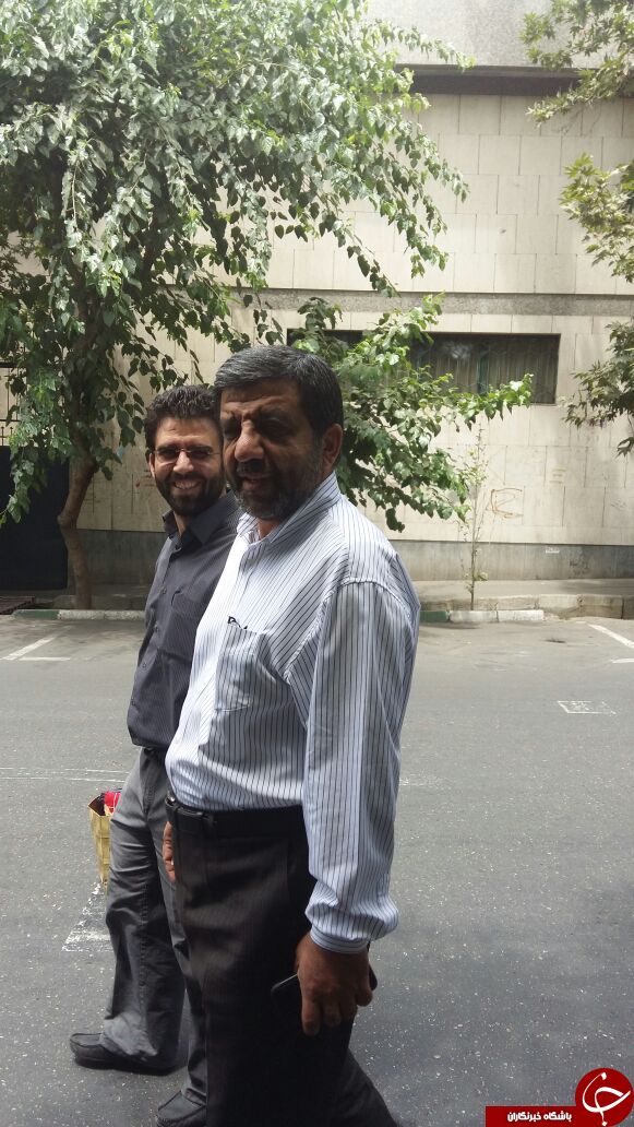 کدام یک از چهرهای سیاسی در راهپیمایی روز قدس حضور داشتند؟/ از حضور فرزند رهبر انقلاب تا حاشیه&zwnj;سازی احمدی&zwnj;نژاد+ تصویر