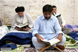 حضور پرشور طلاب خارجی در مراسم اعتکاف حرم مطهر رضوی
