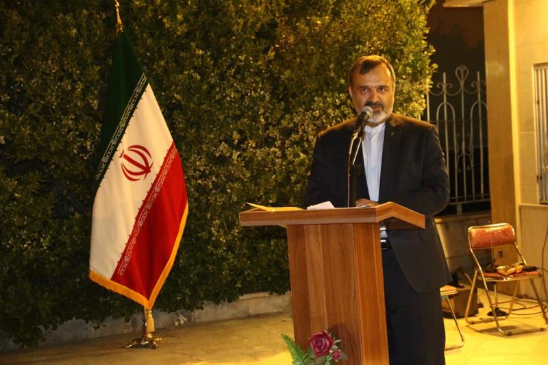هر نگاهی به اسلام بدون روحانیت، تفکری انحرافی است