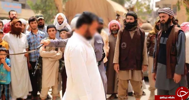داعش چند نفر را به بهانه روزه خواری شلاق زد+ تصاویر