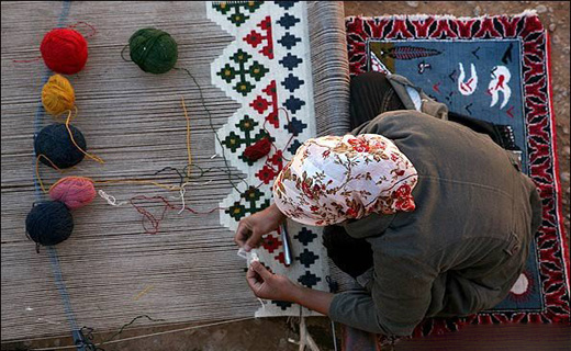انگار می‌خواهند برای صنایع دستی پول زور بدهند!