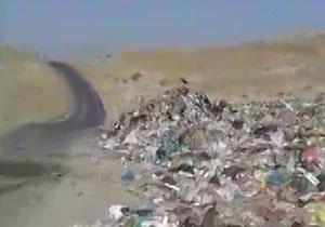 انبوهی از زباله در جاده روستای گلزرد + فیلم