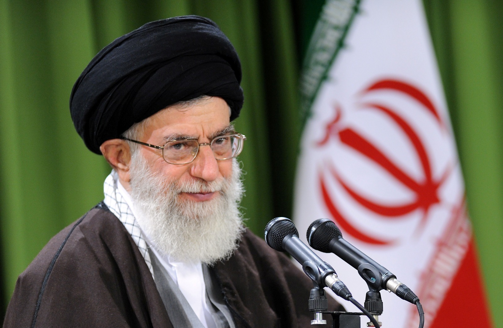جمعی از دانشجویان و نمایندگان تشکل&zwnj;های دانشجویی با رهبر انقلاب دیدار می&zwnj;کنند