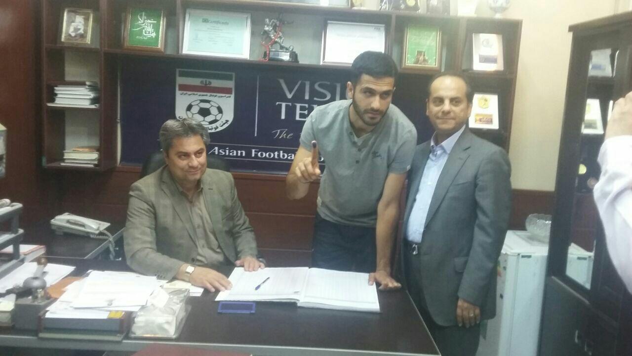 حضور بازیکنان استقلال در هیات فوتبال/آبی پوشان قراردادهایشان را ثبت می کنند