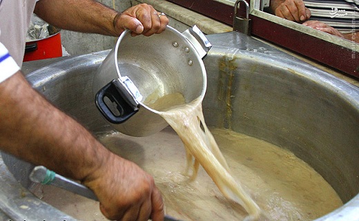 حلیم با چاشنی صبر یارهمیشگی سفره افطار قزوینی ها