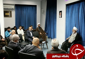 دیدارجمعی از اهالی فرهنگ، شعر و ادب فارسی با نماینده ولی فقیه