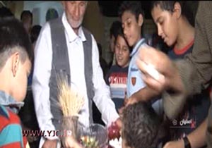 آييني به قدمت يک قرن آن هم براي يک شب از سال + فیلم